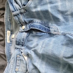 Women' Jeans gently used. Light blue, straight fit  Warp and Weft